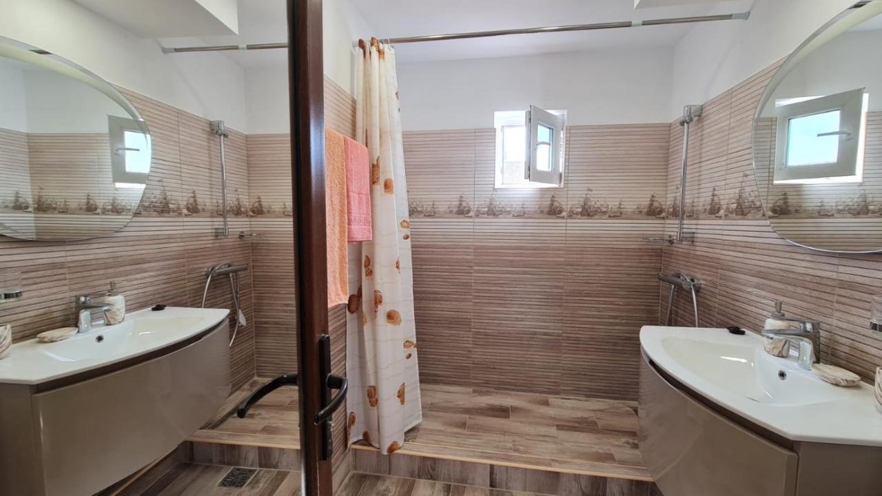 Iulia Sulina Deluxe Appartement Buitenkant foto