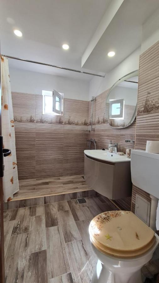 Iulia Sulina Deluxe Appartement Buitenkant foto